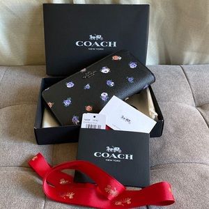 Coach Zippy Wallet